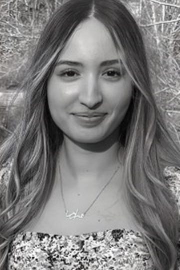 Mme Chiraz